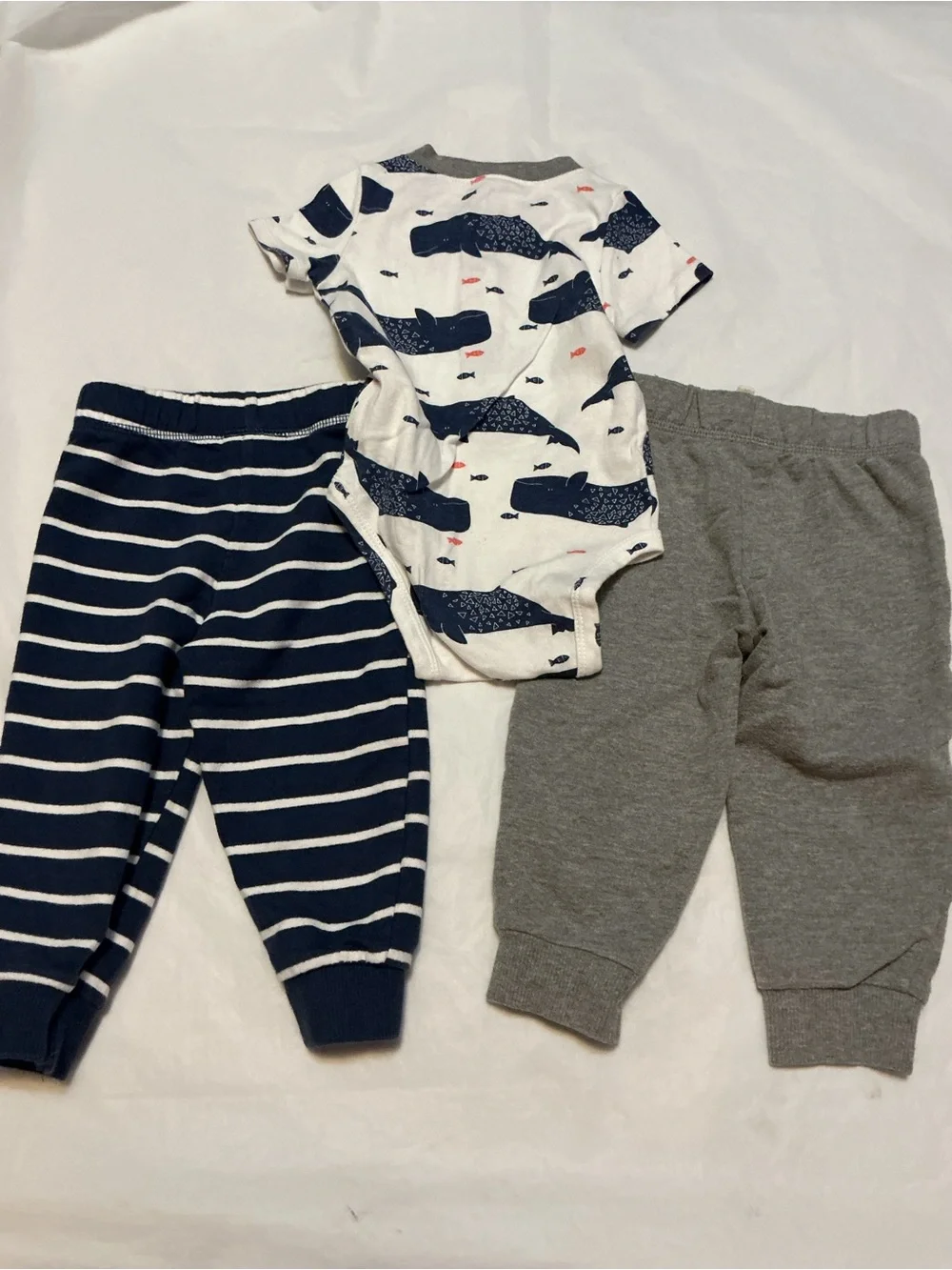 Carter’s 12m whale outfit set
